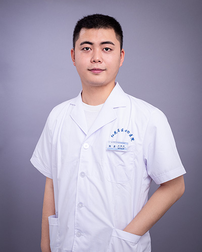 1648650165200886.jpg 陈勇--口腔外科医生.jpg